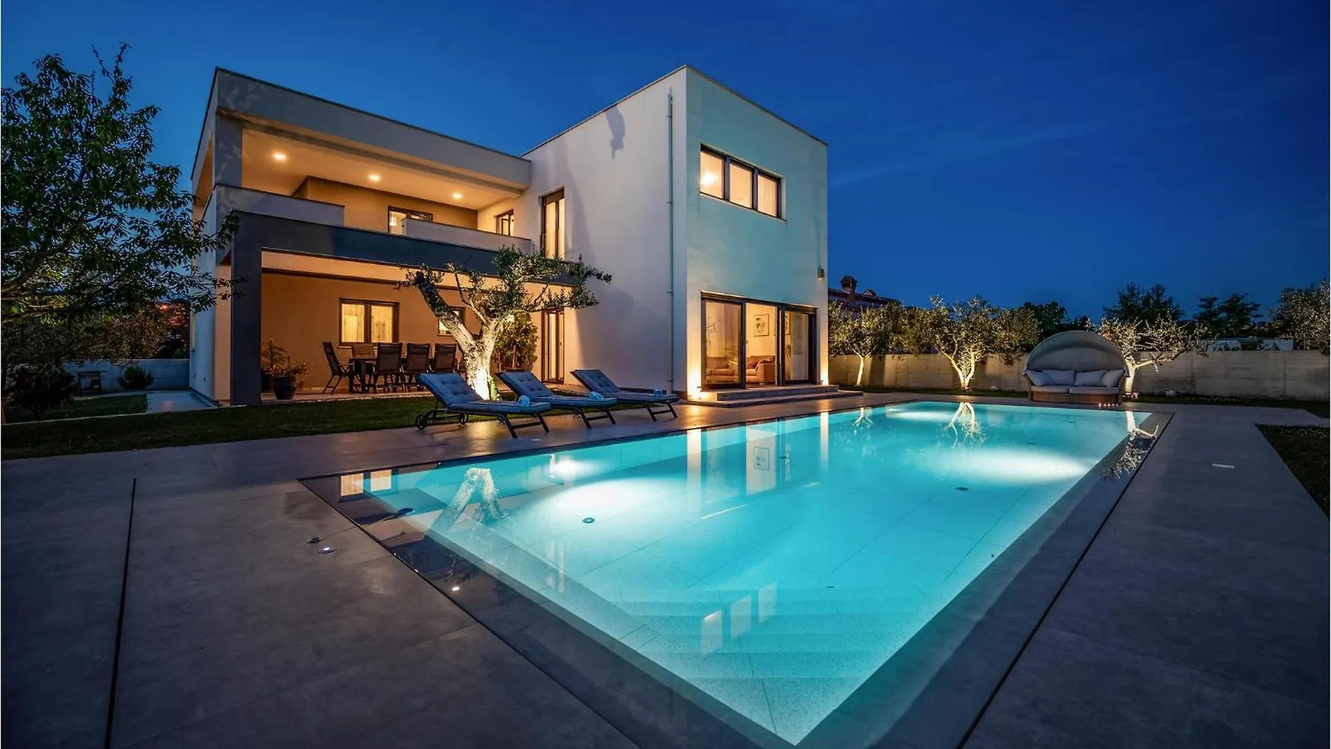 Amazing Home In Pula With Outdoor Swimming Pool 0*,