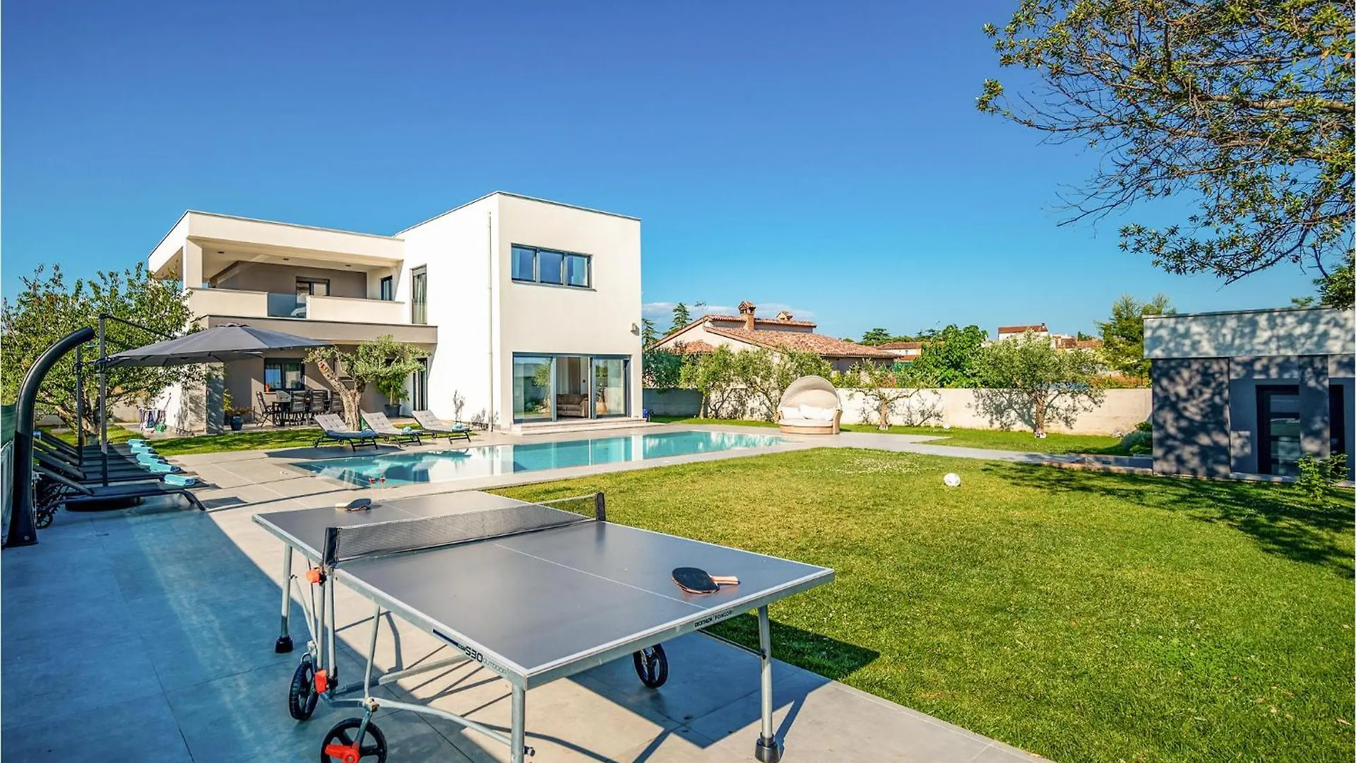Amazing Home In Pula With Outdoor Swimming Pool